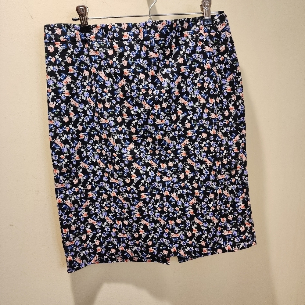 Liz Clairbone Cottom Floral Pencil Skirt Size 8